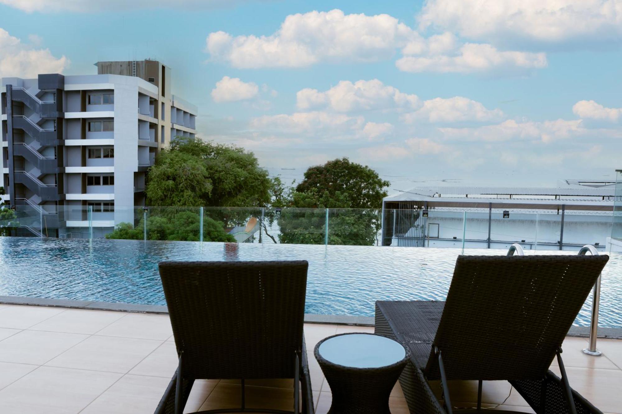 Karin Hotel & Service Apartment - Sha Extra Plus Si Racha Zewnętrze zdjęcie